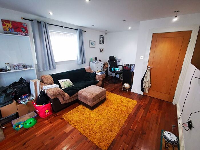 2 Bedroom Flat To Rent In Royle Green Road, Manchester, M22
