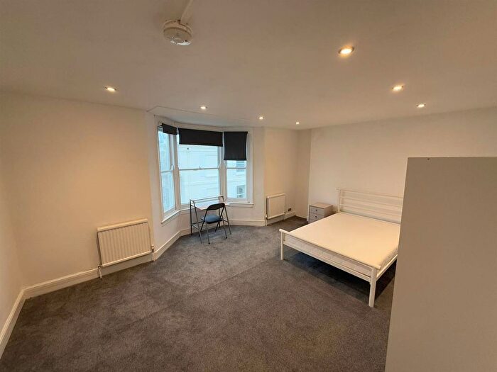 4 Bedroom Property To Rent In Clarence Square, Brighton, BN1