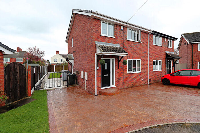 3 Bedroom Semi-Detached House For Sale In West View, Cudworth Barnsley, S72