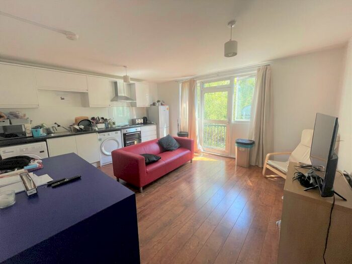 4 Bedroom Flat To Rent In Goldthorpe, Plender Street, Camden Town, NW1
