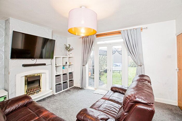 2 Bedroom Semi-detached House For Sale In Moor End Road, Halifax, HX2