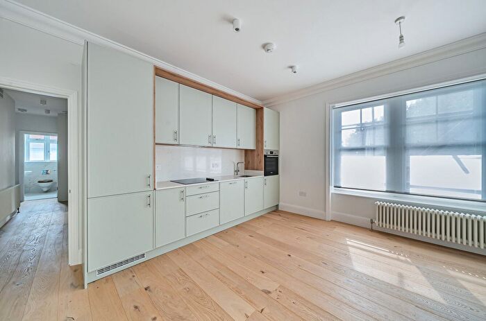 2 Bedroom Flat To Rent In Ferncroft Avenue, Hampstead, NW3