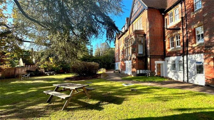 1 Bedroom Apartment To Rent In Longdown Lodge, Crowthorne Road, Sandhurst, Berkshire, GU47