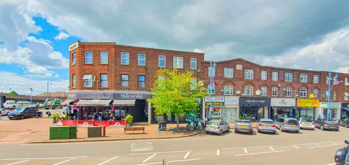 1 Bedroom Flat To Rent In The Broadway, Darkes Lane, Potters Bar, EN6