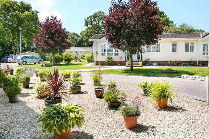 2 Bedroom Park Home For Sale In , Trowbridge, BA14