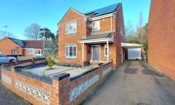 3 Bedroom Detached House For Sale In Poplar Close, Ruskington, NG34