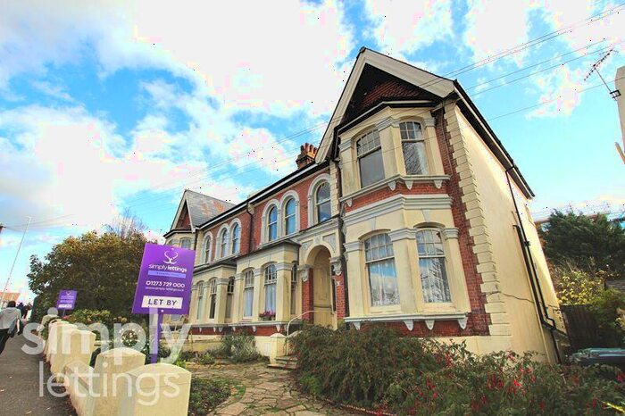 Flat To Rent In The Upper Drive, Hove, BN3