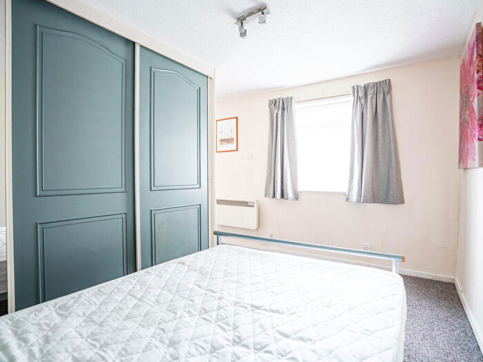 1 Bedroom Flat To Rent In Belle Vue Court #, LS3