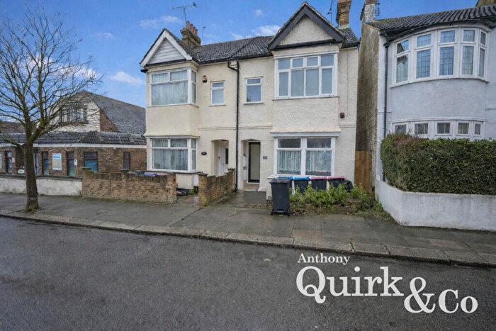 1 Bedroom Apartment For Sale In Electric Avenue, Westcliff-on-sea, SS0