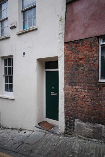 5 Bedroom Apartment To Rent In Lower Church Lane, BS2