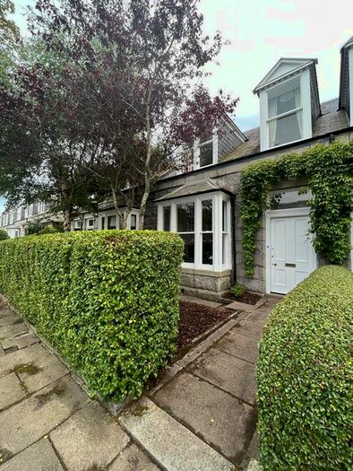 3 Bedroom Terraced House To Rent In Duthie Terrace, Aberdeen, AB10