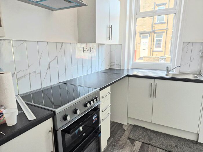 3 Bedroom Terraced House To Rent In Saltburn Street, Halifax, HX1