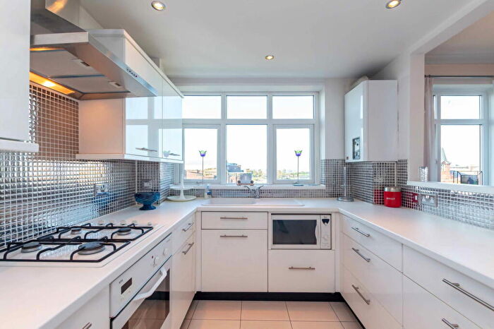 2 Bedroom Flat For Sale In Viceroy Court, Lord Street, Southport, PR8