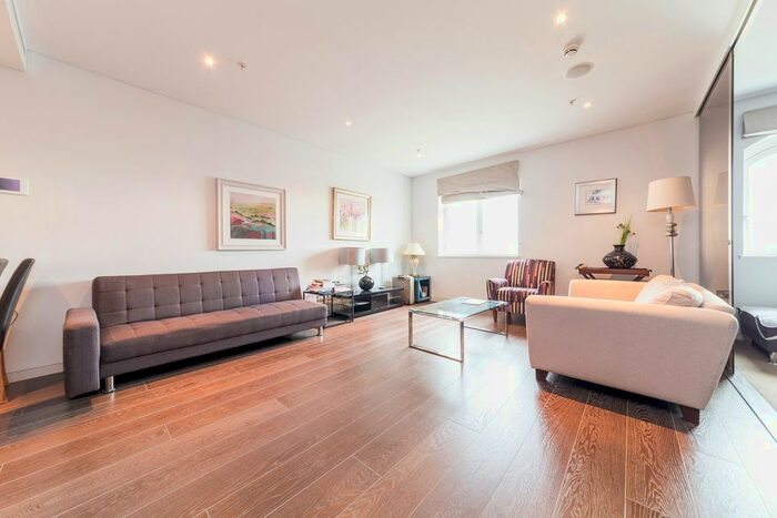 1 Bedroom Flat To Rent In Marconi House, Strand, London, WC2R