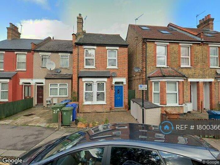 Studio To Rent In Graham Road, Wealdstone, Harrow, HA3