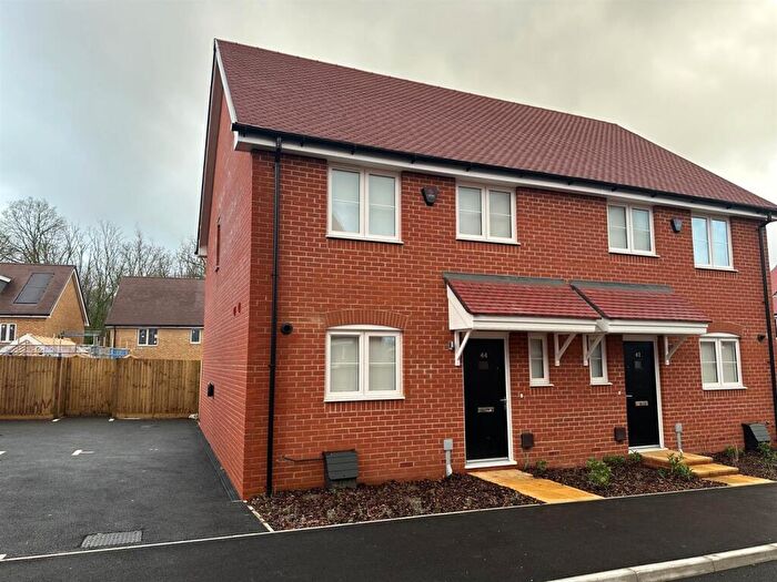 3 Bedroom Semi-Detached House To Rent In Hart Road, Whiteley, Fareham, SO30