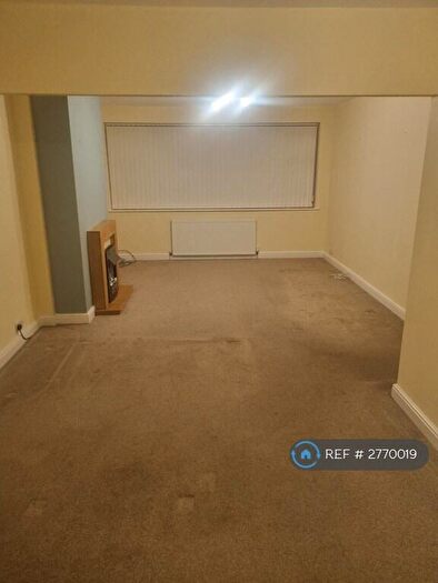 3 Bedroom Semi-Detached House To Rent In Wheatley Hills, Doncaster, DN2