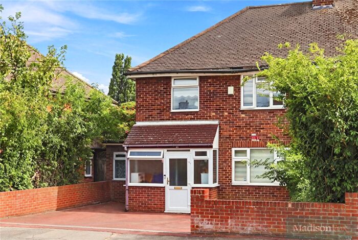 3 Bedroom Semi-detached House For Sale In Finchingfield Avenue, Woodford Green, IG8