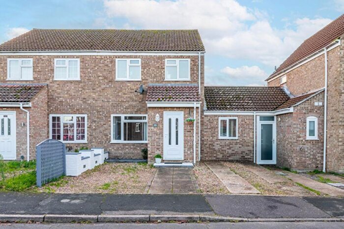 3 Bedroom Semi Detached House For Sale In Lark Rise, Mulbarton, NR14