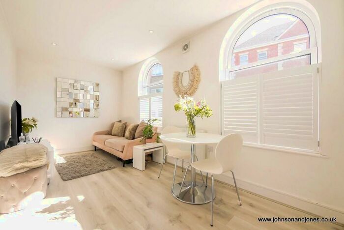 1 Bedroom Apartment To Rent In Gogmore Lane, Chertsey, Surrey, KT16