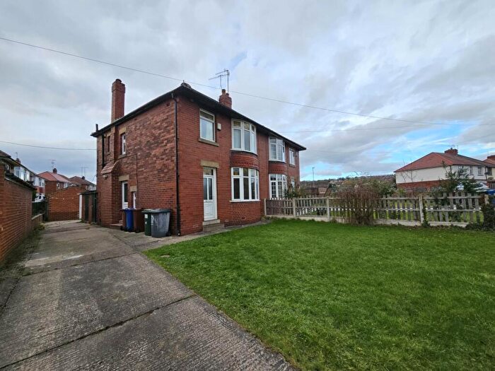 3 Bedroom Semi-Detached House To Rent In Fitzwilliam Street, Elsecar, S74