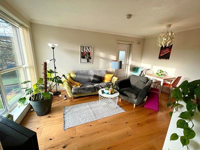 2 Bedroom Apartment To Rent In Meadow Court, Hackness Road, M21
