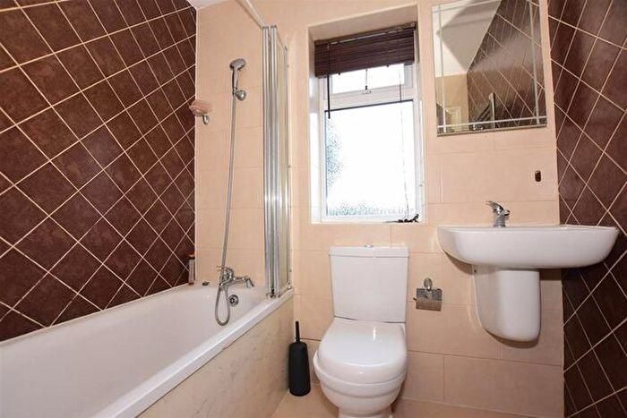 3 Bedroom Semi-Detached House To Rent In Shirley Close, Dartford, DA1