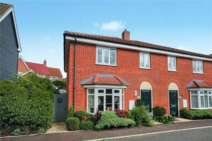 4 Bedroom Semi-Detached House For Sale In Brownes Grove, Loddon, Norwich, Norfolk, NR14