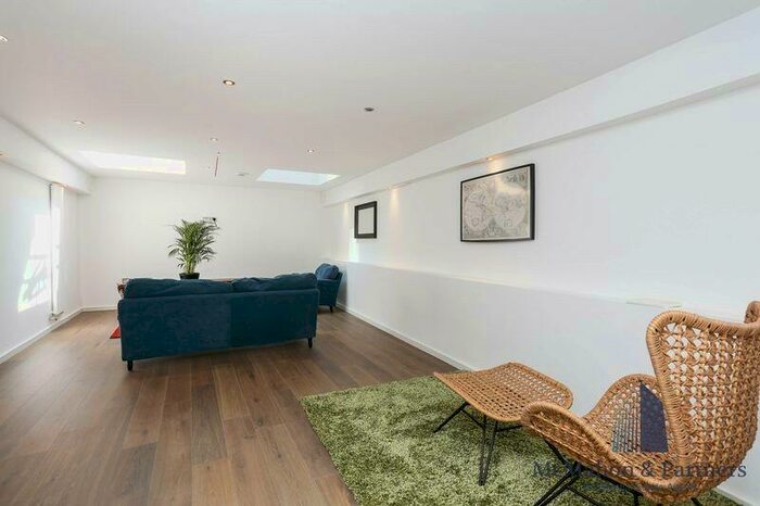 4 Bedroom Town House To Rent In Comet Street, London, SE8