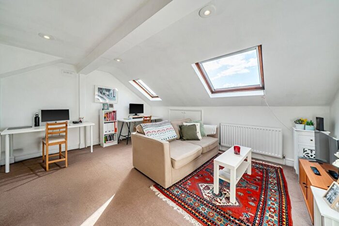 1 Bedroom Flat For Sale In Stormont Road, Battersea, London, SW11