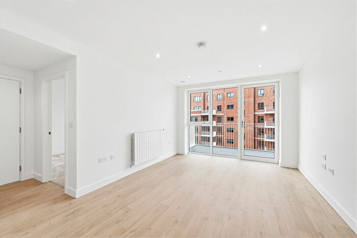 2 Bedroom Flat To Rent In Fielding House, Southlake Road, London, SE28