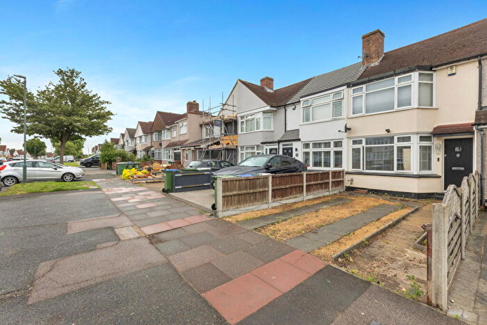 2 Bedroom Terraced House For Sale In Harcourt Avenue, Sidcup, DA15