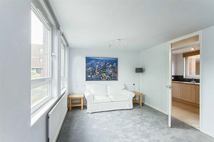 1 Bedroom Flat To Rent In More Close, St Paul's Court, London, W14