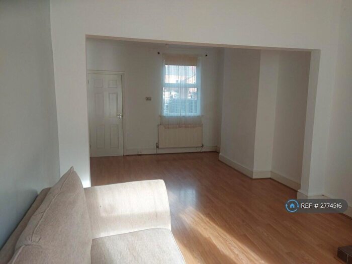 3 Bedroom Terraced House To Rent In Euston Road, Northampton, NN4