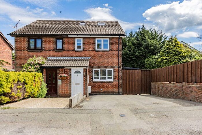 3 Bedroom Semi-Detached House For Sale In Farthing Hill, Ticehurst, TN5