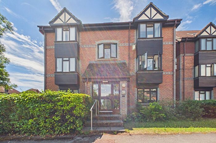 1 Bedroom Maisonette For Sale In Rowe Court, Grovelands Road, Reading, Berkshire, RG30