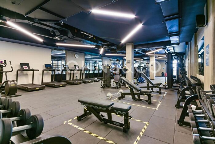Apartment To Rent In Douglass Tower, Goodluck Hope, London, E14