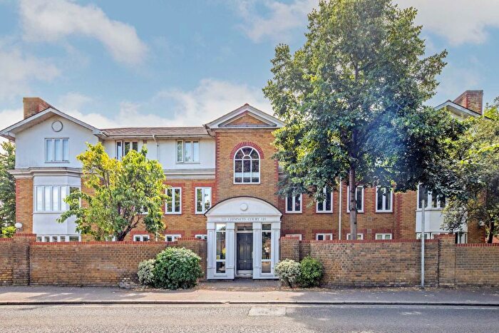 2 Bedroom Flat To Rent In Ridgway, London, SW19