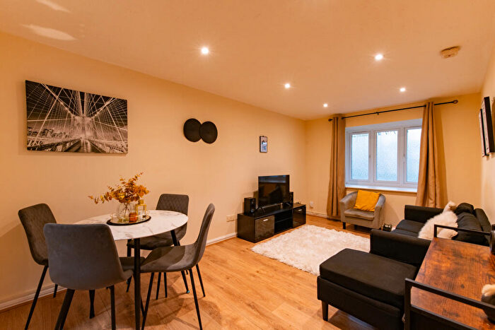 1 Bedroom Flat For Sale In Thicket Grove, Crystal Palace, London, SE20