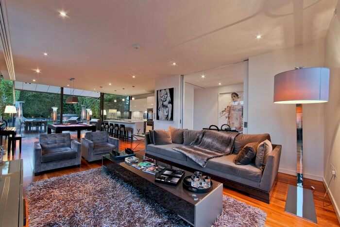 3 Bedroom Flat To Rent In Peter Street, Soho, W1F