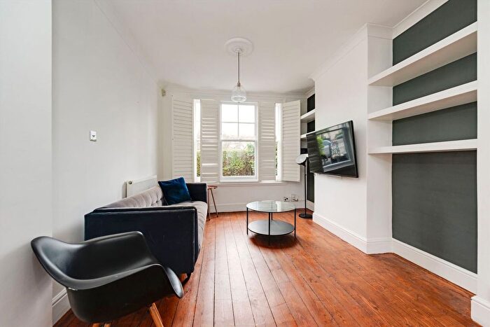 3 Bedroom Terraced House To Rent In Barlby Gardens, North Kensington, W10