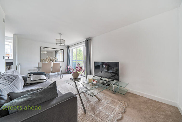 2 Bedroom Apartment For Sale In Watson Place, London, SE25