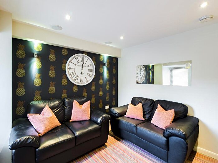 4 Bedroom Terraced House To Rent In Queen Anne Street, Stoke, ST4