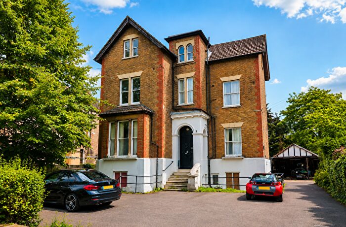 1 Bedroom Apartment To Rent In Arnison Road, East Molesey, Surrey, KT8