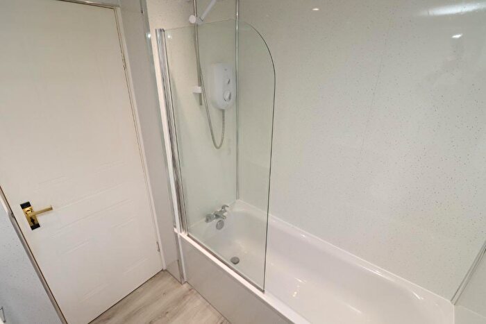 1 Bedroom Flat To Rent In Greenholme Street, Cathcart, Glasgow, G44