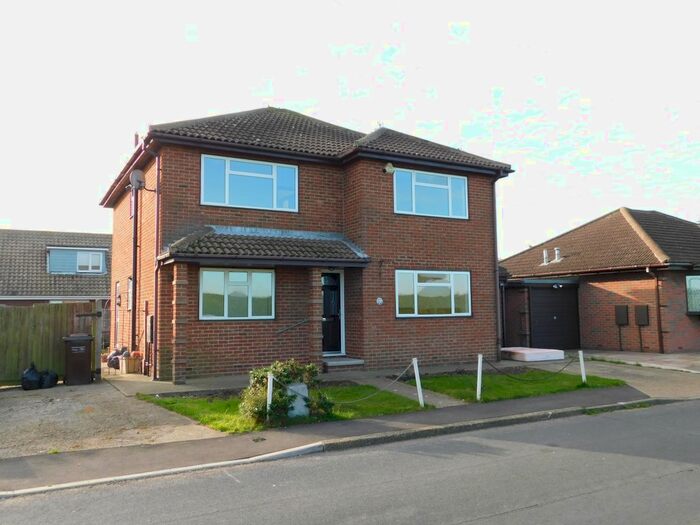5 Bedroom Detached House To Rent In Smallgains Road, Canvey Island SS8