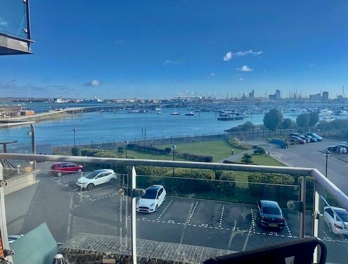 2 Bedroom Apartment To Rent In Rope Quays, Gosport, PO12