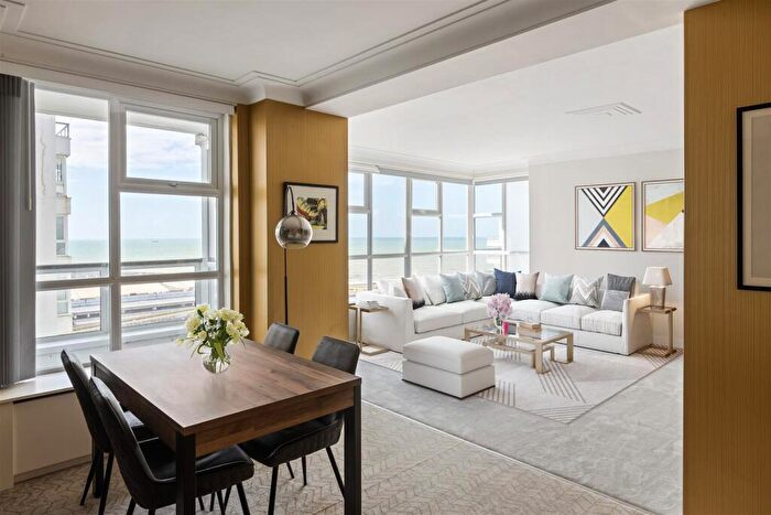 2 Bedroom Apartment For Sale In Marine Drive, Brighton, BN2