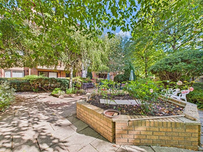 1 Bedroom Flat For Sale In Challoner Court, Bromley Road, Shortlands, Bromley, Kent, BR2