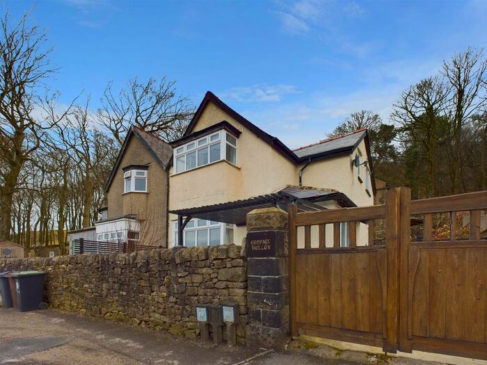 3 Bedroom Semi-Detached House For Sale In Manchester Road, Buxton, SK17